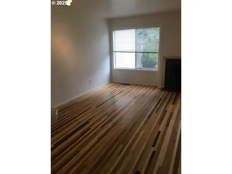 615 S Nevada Street Portland OR 97219