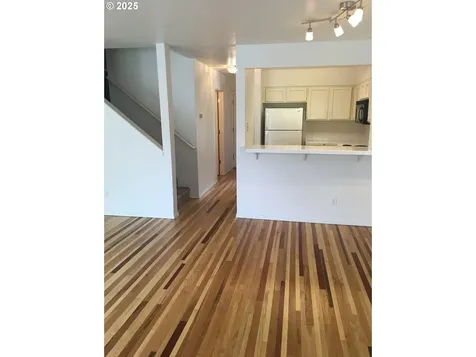615 S Nevada Street Portland OR 97219