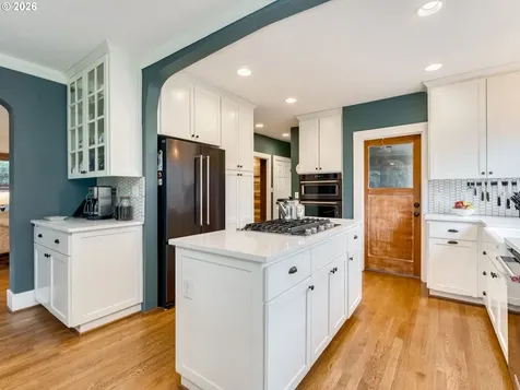 1036 NE Cowls Street Mcminnville OR 97128