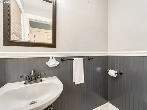 1036 NE Cowls Street Mcminnville OR 97128