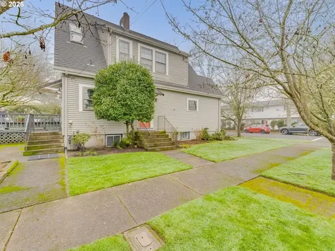 1036 NE Cowls Street Mcminnville OR 97128