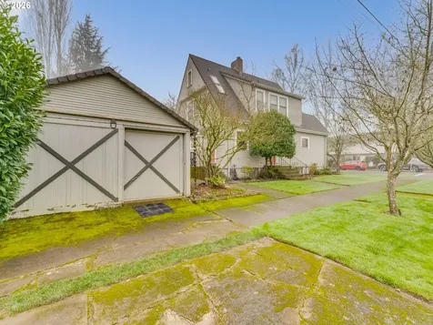1036 NE Cowls Street Mcminnville OR 97128