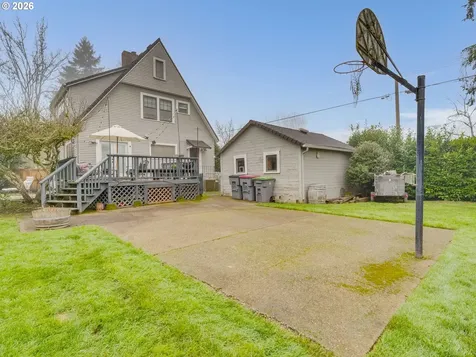 1036 NE Cowls Street Mcminnville OR 97128