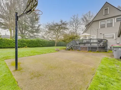 1036 NE Cowls Street Mcminnville OR 97128