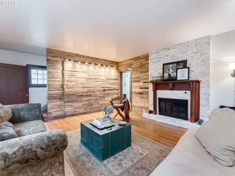 1036 NE Cowls Street Mcminnville OR 97128