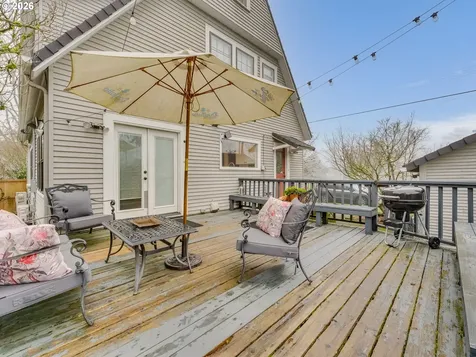 1036 NE Cowls Street Mcminnville OR 97128