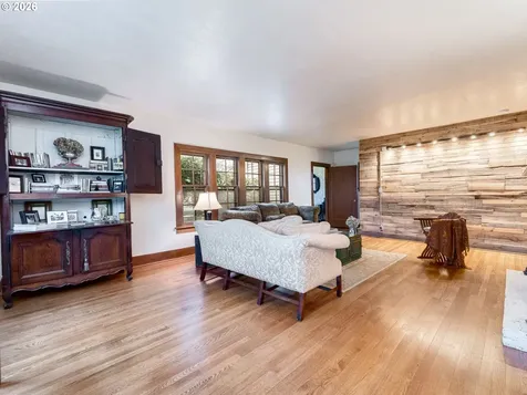 1036 NE Cowls Street Mcminnville OR 97128