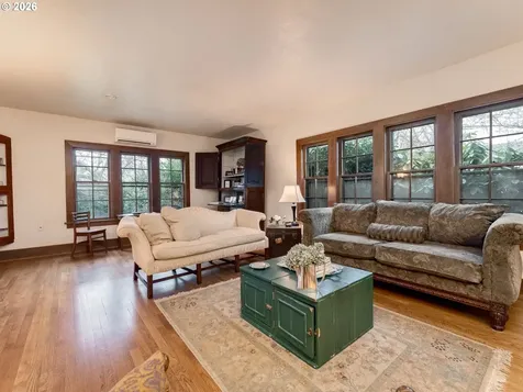 1036 NE Cowls Street Mcminnville OR 97128