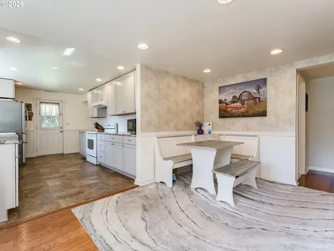 3249 64th Place NE Salem OR 97305