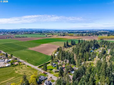 3249 64th Place NE Salem OR 97305