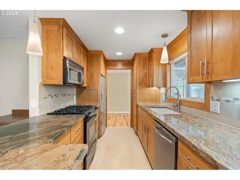 12615 SW Edgewood Street Portland OR 97225