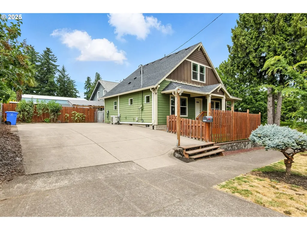 10387 N Mohawk Avenue Portland OR 97203