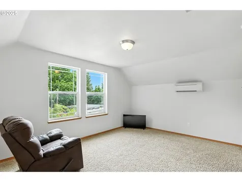 10387 N Mohawk Avenue Portland OR 97203