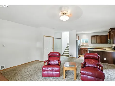 10387 N Mohawk Avenue Portland OR 97203