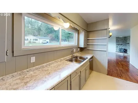94058 Iris Street Gold Beach OR 97444