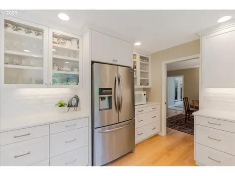 2308 Summit Drive Lake Oswego OR 97034
