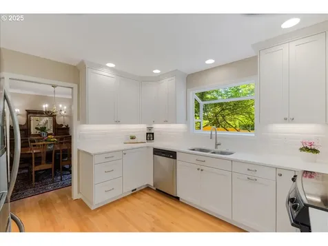 2308 Summit Drive Lake Oswego OR 97034