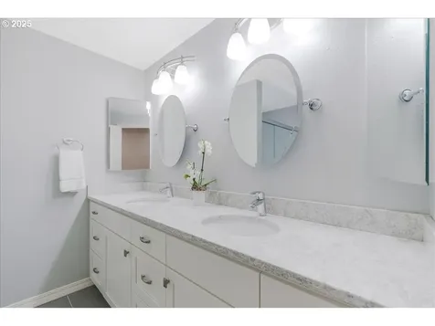 2308 Summit Drive Lake Oswego OR 97034