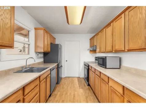 1716 SE 157th Avenue Portland OR 97233