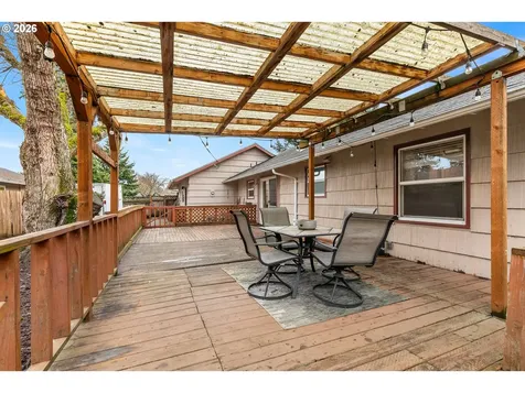 1716 SE 157th Avenue Portland OR 97233