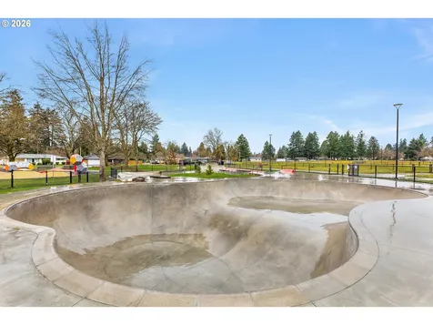 1716 SE 157th Avenue Portland OR 97233