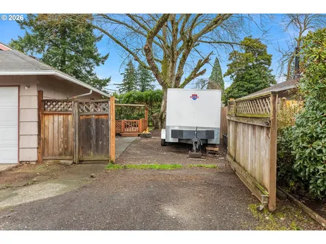 1716 SE 157th Avenue Portland OR 97233