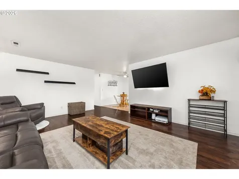 1716 SE 157th Avenue Portland OR 97233