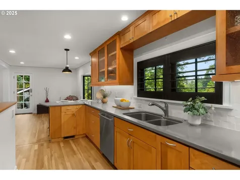 2461 SW Sunset Boulevard Portland OR 97239