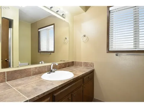 3803 NE 142nd Avenue Portland OR 97230