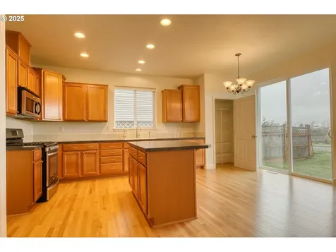 52036 SE Icenogle Loop Scappoose OR 97056