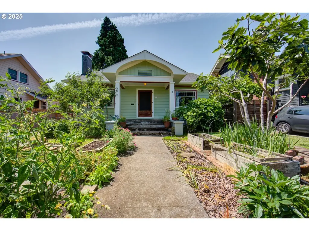 6115 SE 19th Avenue Portland OR 97202