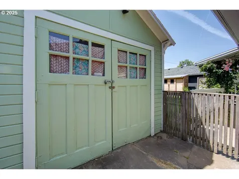 6115 SE 19th Avenue Portland OR 97202