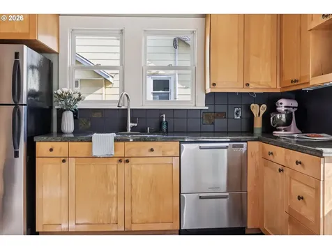 1805 SE 58th Avenue Portland OR 97215
