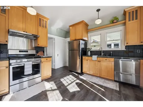 1805 SE 58th Avenue Portland OR 97215