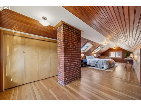 1805 SE 58th Avenue Portland OR 97215