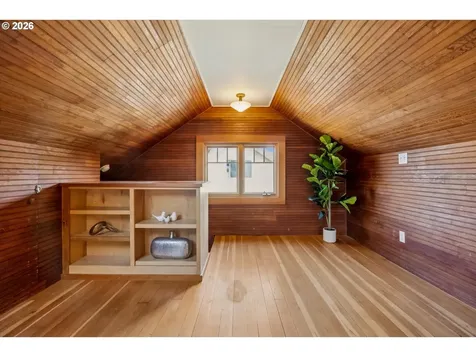 1805 SE 58th Avenue Portland OR 97215