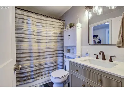 9705 NW 21st Avenue Vancouver WA 98665