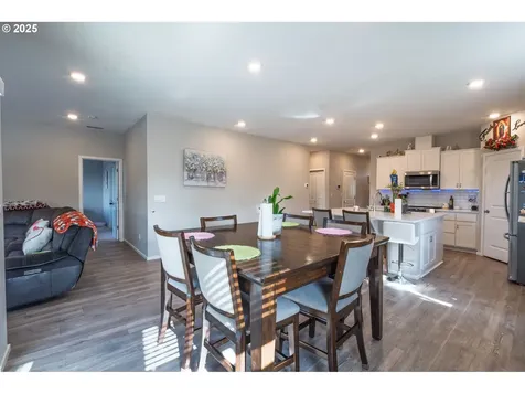 2802 Ben Brown Drive Woodburn OR 97071