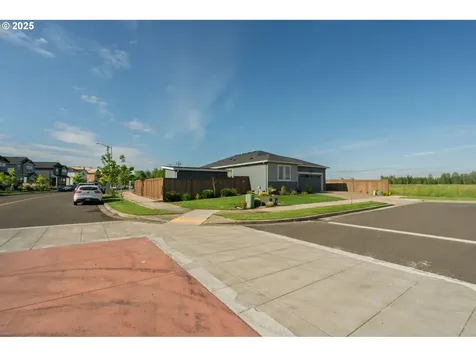 2802 Ben Brown Drive Woodburn OR 97071