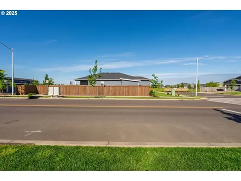 2802 Ben Brown Drive Woodburn OR 97071