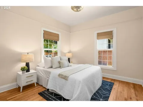 1127 SE Sherrett Street Portland OR 97202