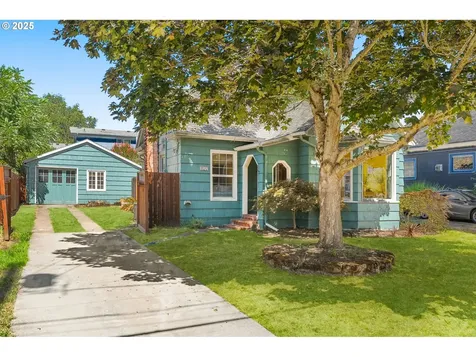 1127 SE Sherrett Street Portland OR 97202