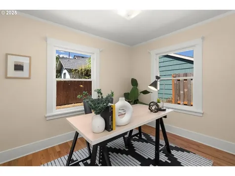 1127 SE Sherrett Street Portland OR 97202