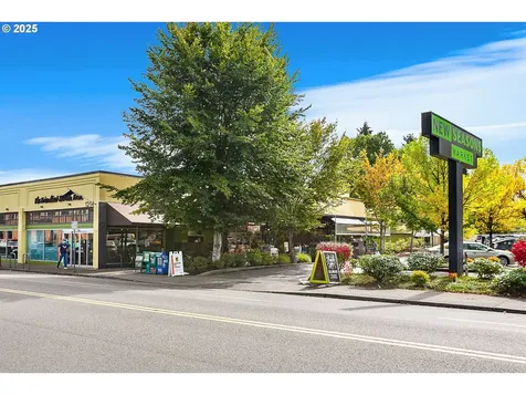 1127 SE Sherrett Street Portland OR 97202