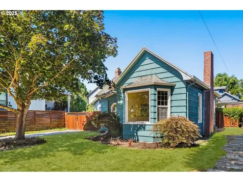 1127 SE Sherrett Street Portland OR 97202