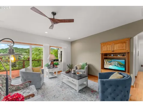 371 NW Rachel Lynn Way Roseburg OR 97471