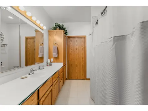 371 NW Rachel Lynn Way Roseburg OR 97471
