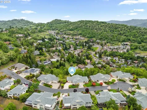 371 NW Rachel Lynn Way Roseburg OR 97471