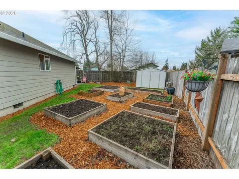 2318 8th Street Springfield OR 97477