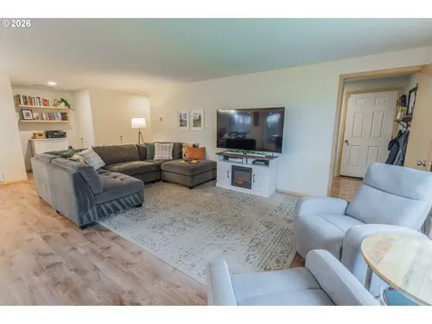 2318 8th Street Springfield OR 97477